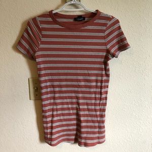 Stretchy maternity shirt